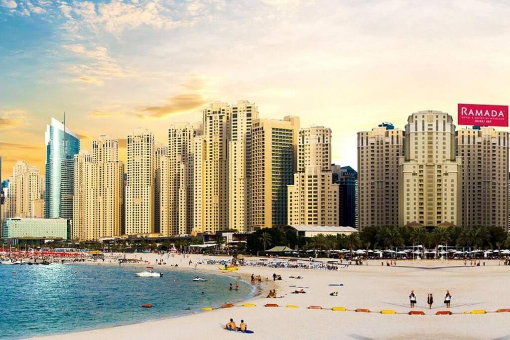 La Buena Vida Holiday Homes - Beach Front Very Spacious, Luxe And Modern 3 Bedroom With Full Kitchen In Jbr , 3 Min To The Jbr Beach Dubai Marina And Tram Station Exterior foto