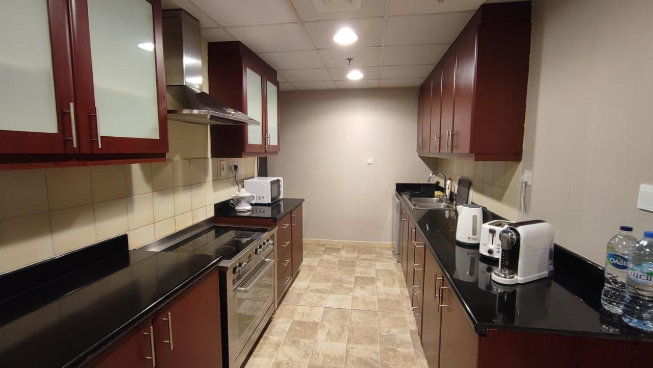 La Buena Vida Holiday Homes - Beach Front Very Spacious, Luxe And Modern 3 Bedroom With Full Kitchen In Jbr , 3 Min To The Jbr Beach Dubai Marina And Tram Station Exterior foto